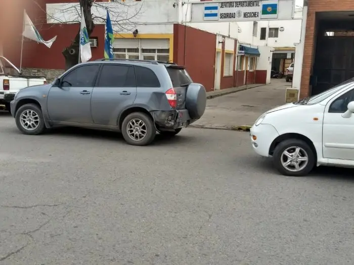 Chocaron por esquivar un perro
