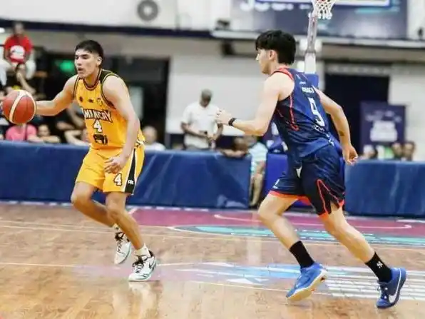 Tres visitantes en una
noche de alto vuelo