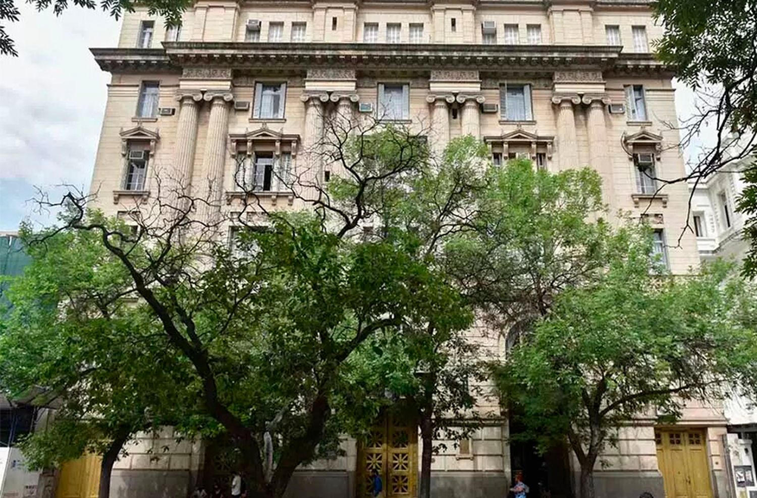 Condenaron a un hombre a 14 años de prisión acusado de abusar de la hija de su pareja