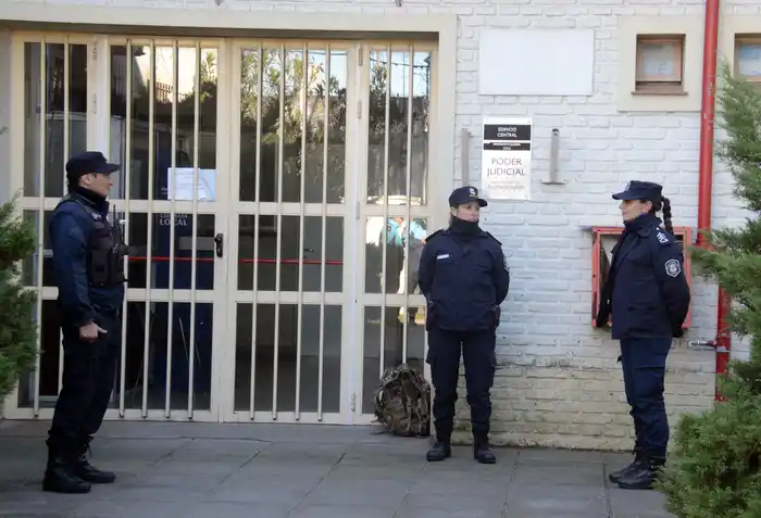 Condena para un hombre que violentó a su exmujer y se resistió de la policía a botellazos