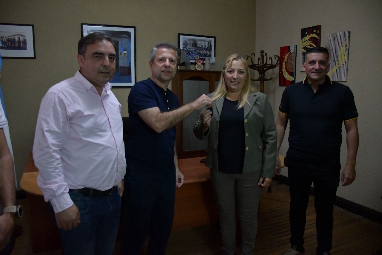 Bernarte hizo entrega del automóvil 0km destinado a la División de Investigaciones