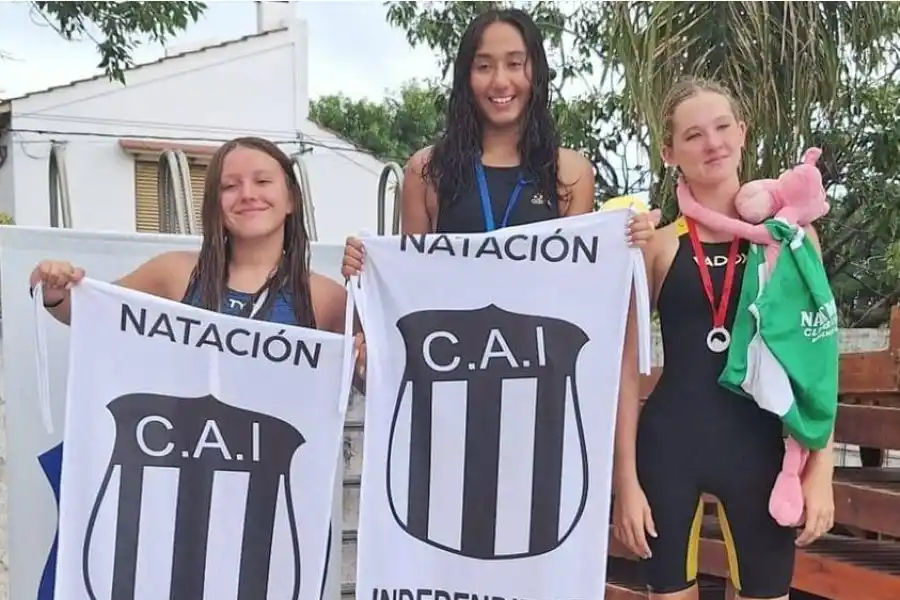 Buenas performances de nadadoras del CAI