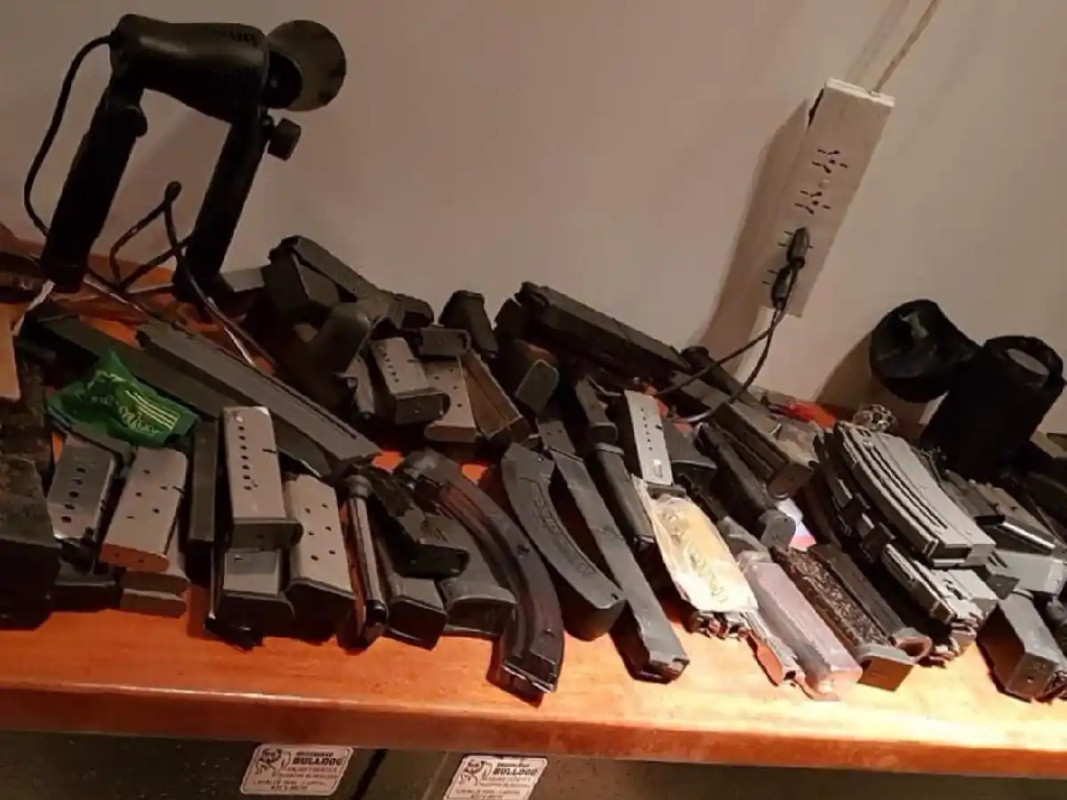 Allanaron la casa del segundo de Balcedo: había un arsenal