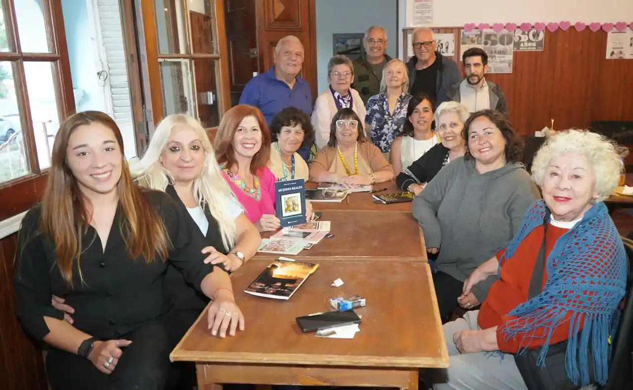 Ecos Literatura presente en una jornada cultural por el Día de la Mujer en El Caserón