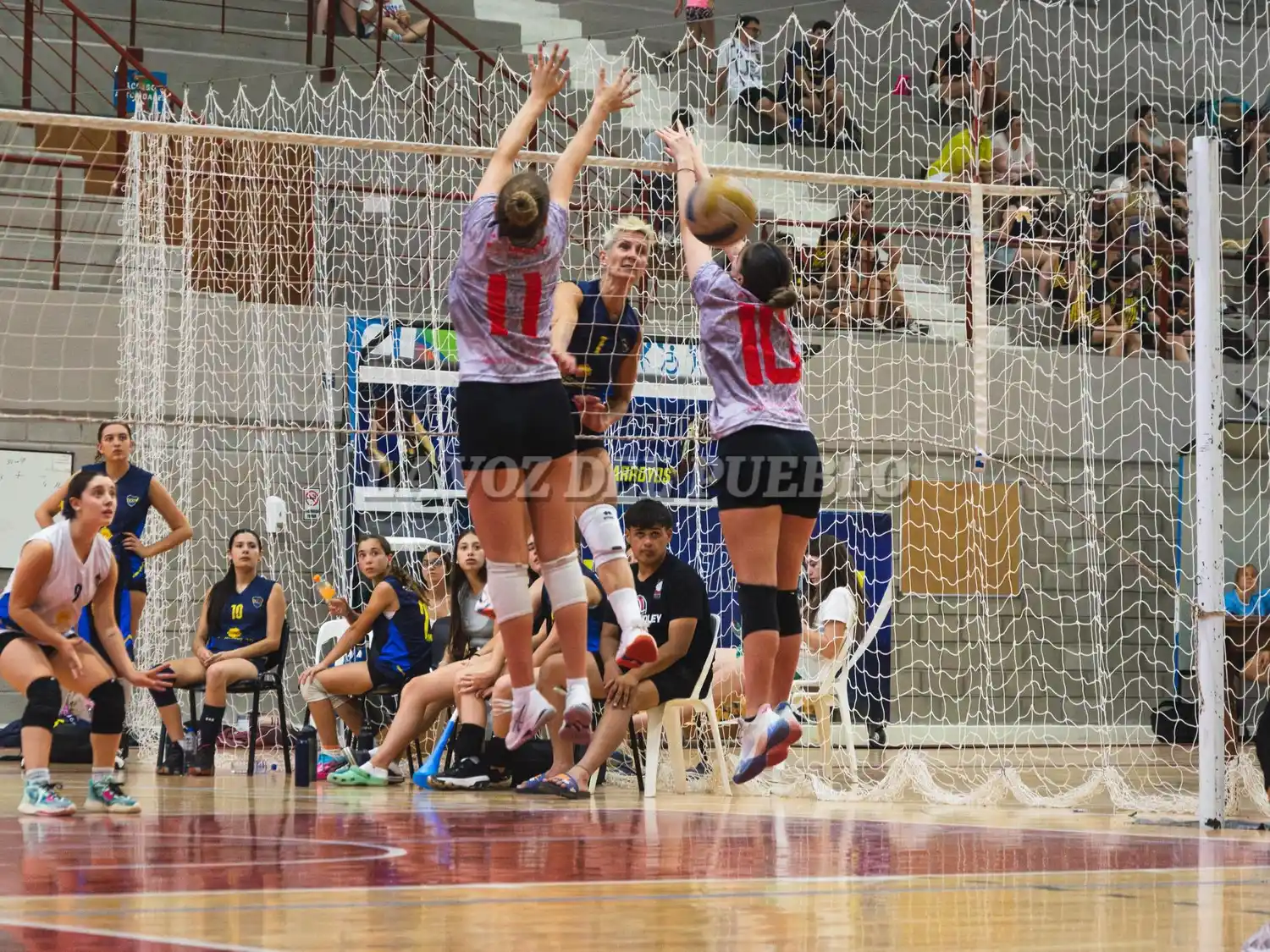 Tiemersma remató ante el doble bloque de Rivolta (11) y Leoni (10). En el Femenino, Boca se consagró ante Chaves