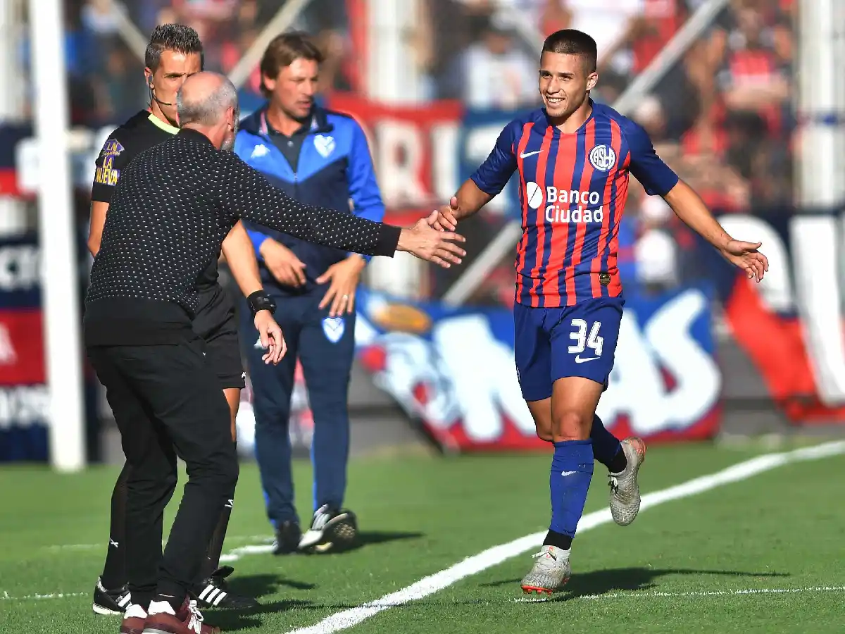 El “Ciclón” aguantó y cantó victoria ante Vélez