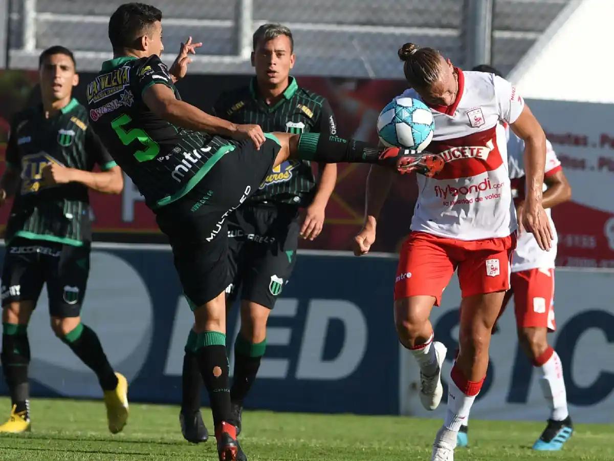 Morón y Chicago igualaron sin goles