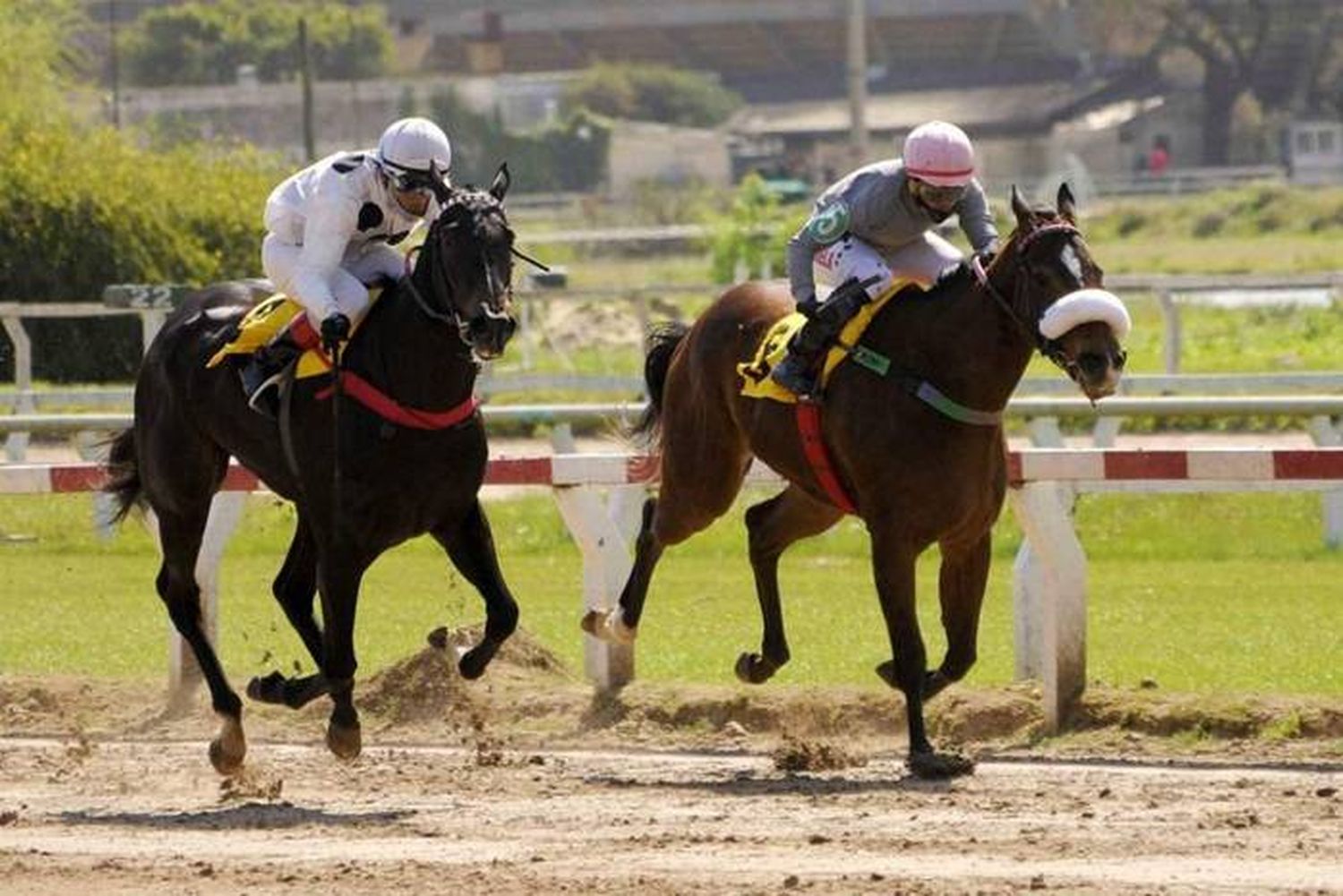 Jockey concordiense ganó la Carrera de las Estrellas en el Hipódromo de Palermo