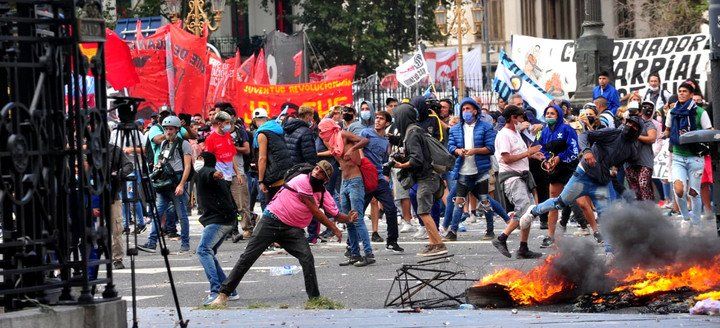 Se espera una jornada caliente: El Senado trata el acuerdo con el FMI y nuevamente habrá protestas frente al Congreso