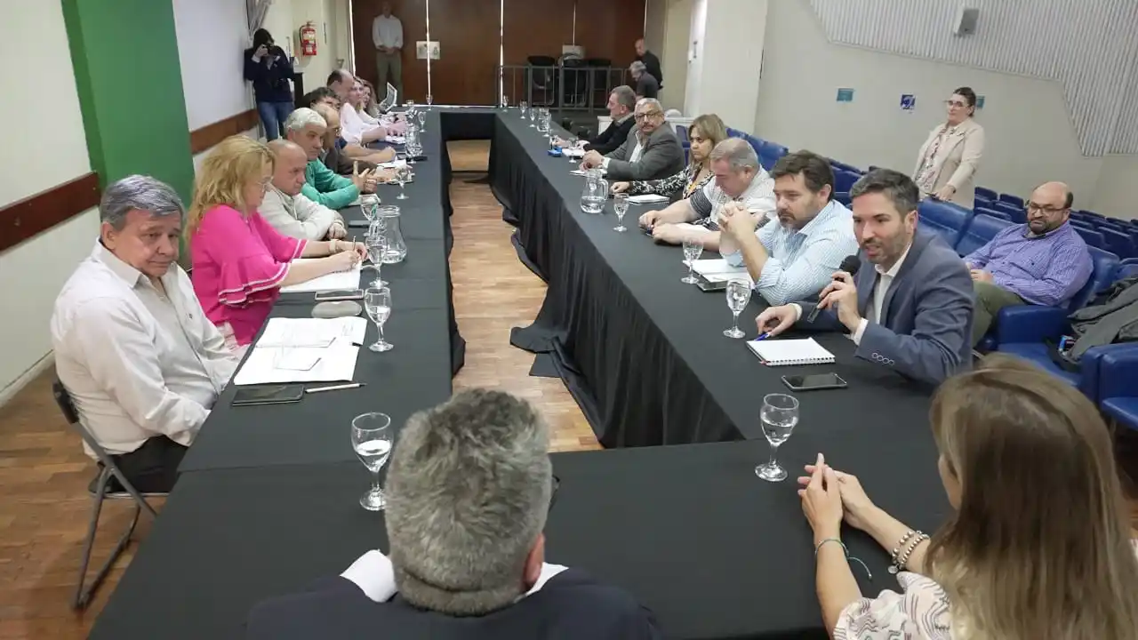 Los gremios docentes aceptaron la propuesta del gobierno: ¿Cuánto será el incremento a diciembre?