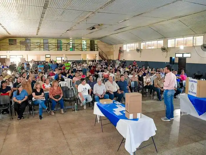 El vicegobernador Solís visitó las 
localidades de Mansilla y Villa Escolar