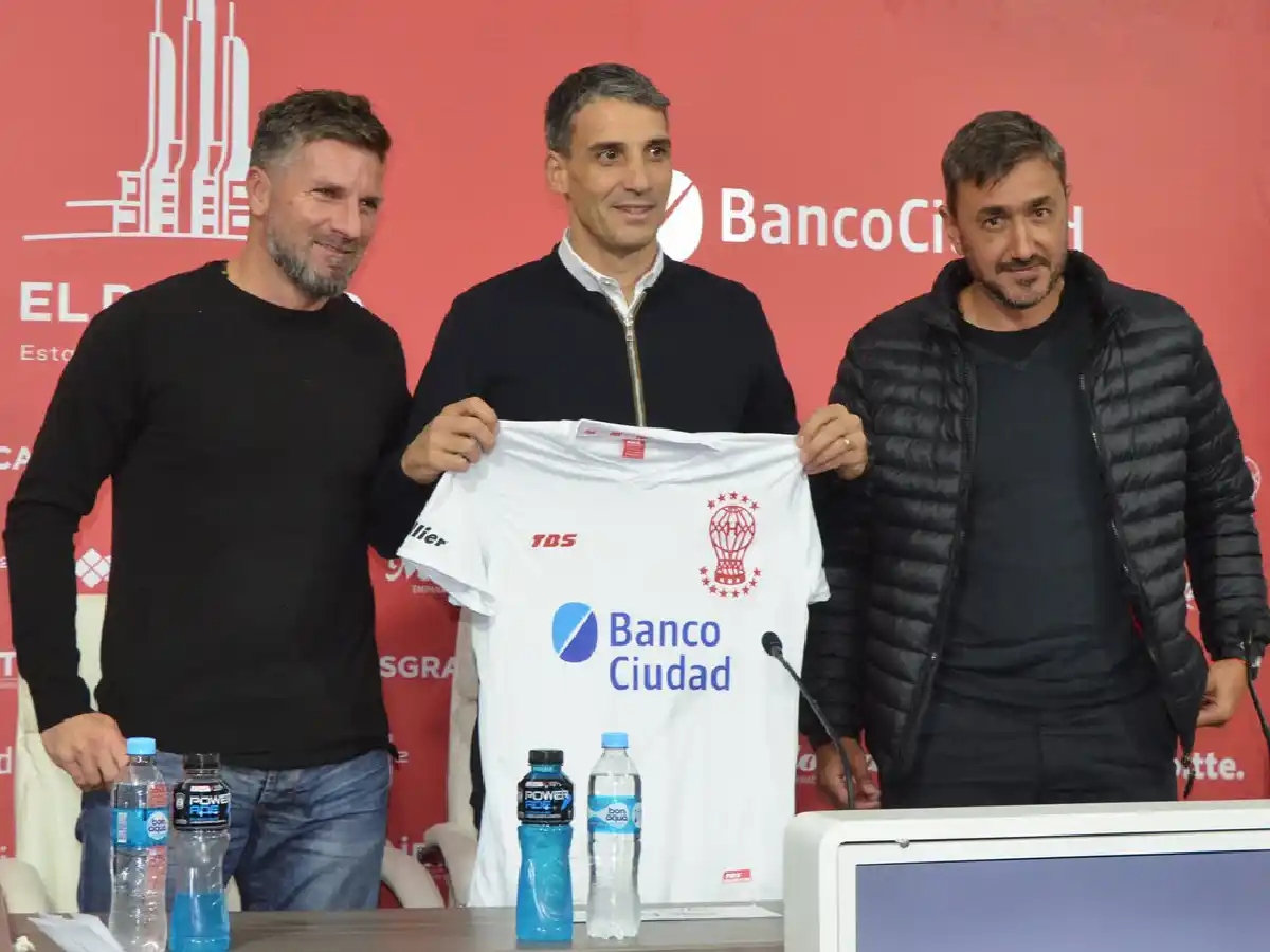 Vojvoda fue presentado como DT de Huracán