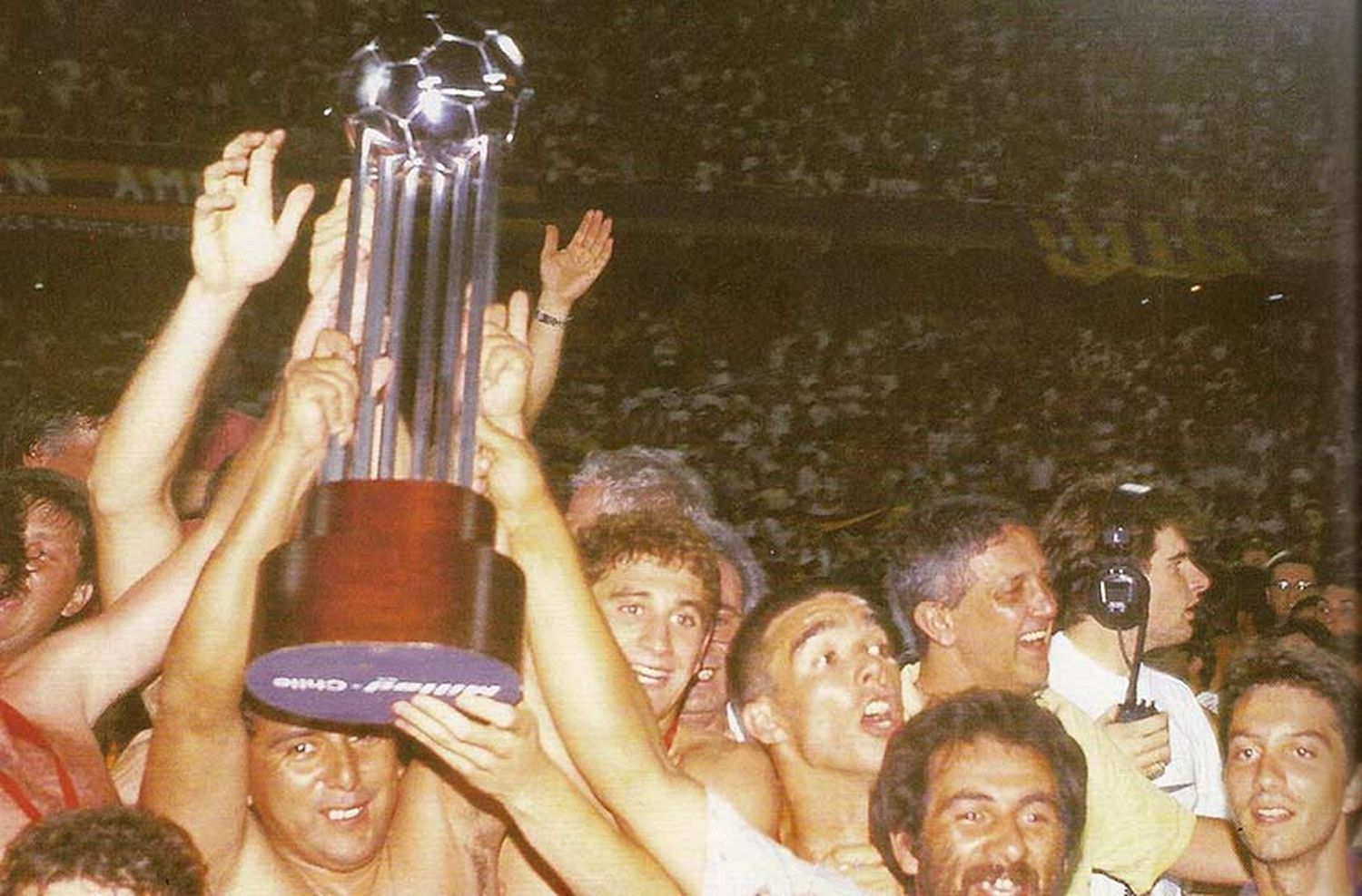 “Gigantes para siempre”: el libro dedicado a la consagración de Central en la Conmebol 1995