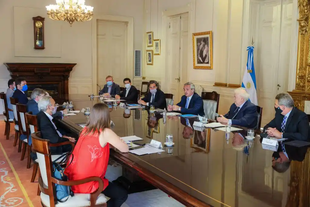 El Gobierno aseguró que “las provincias recibirán la vacuna” en forma “simultánea”