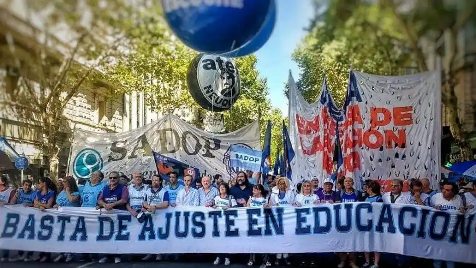 Los docentes cumplen la segunda jornada de paro
