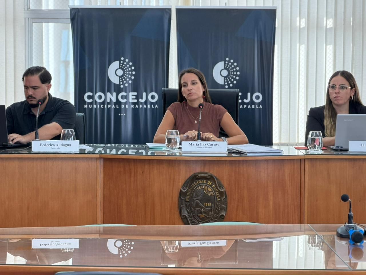 La sesión fue presidida por la concejal Paz Caruso
