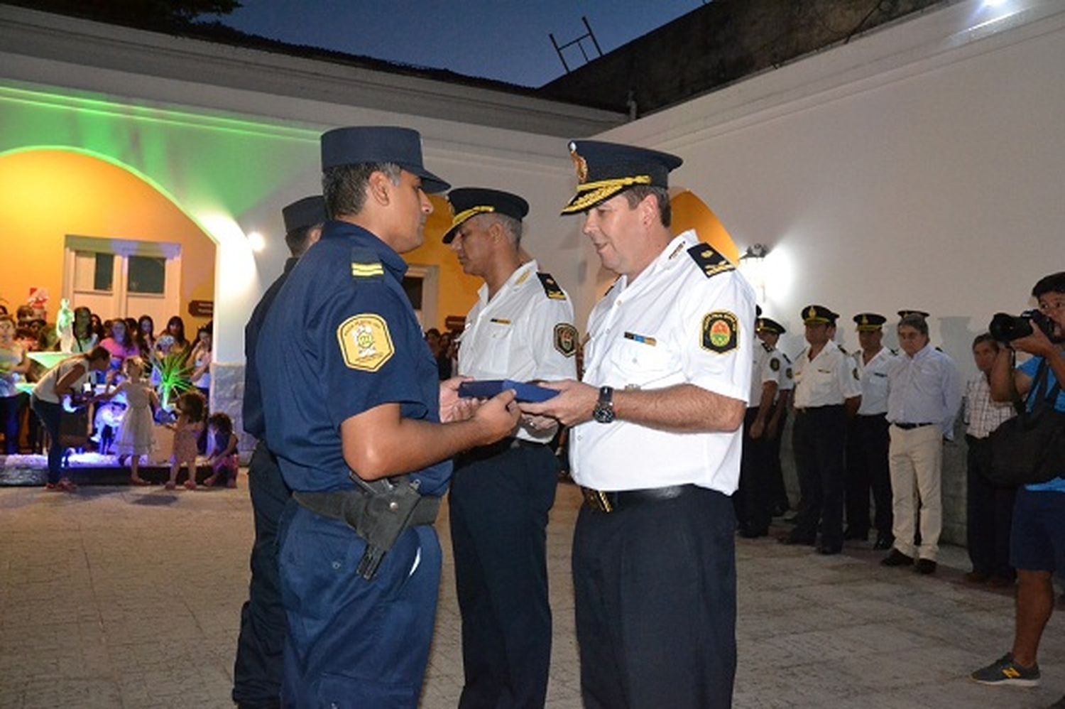 La Policía celebró su Día: hubo ascendidos y cuatro reconocimientos