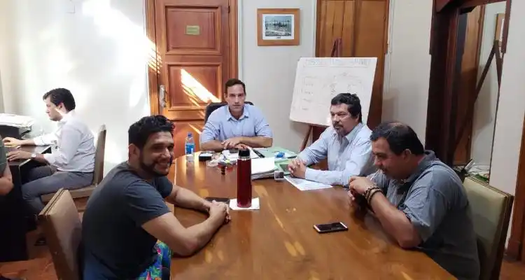 Paritaria municipal: Municipales acordaron un aumento del 12,5 % sin bono de fin de año