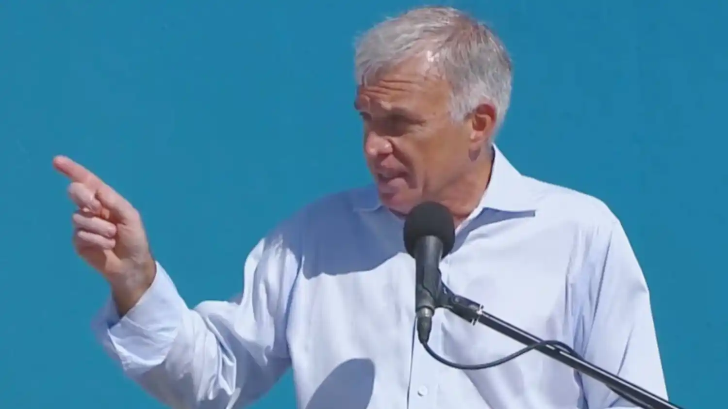 Carlos Balor envió un claro mensaje de respaldo al gobernador.