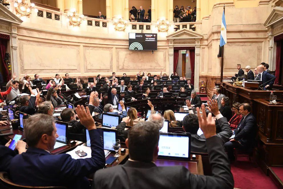 La oposición busca en el Congreso sacarle a Milei la herramienta de los DNU.