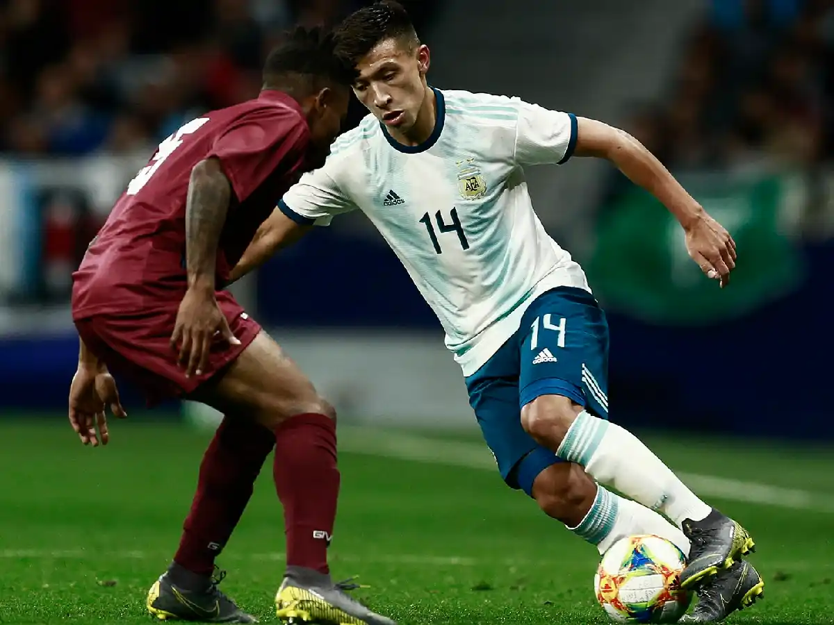 Lisandro Martínez le apunta a la Copa América