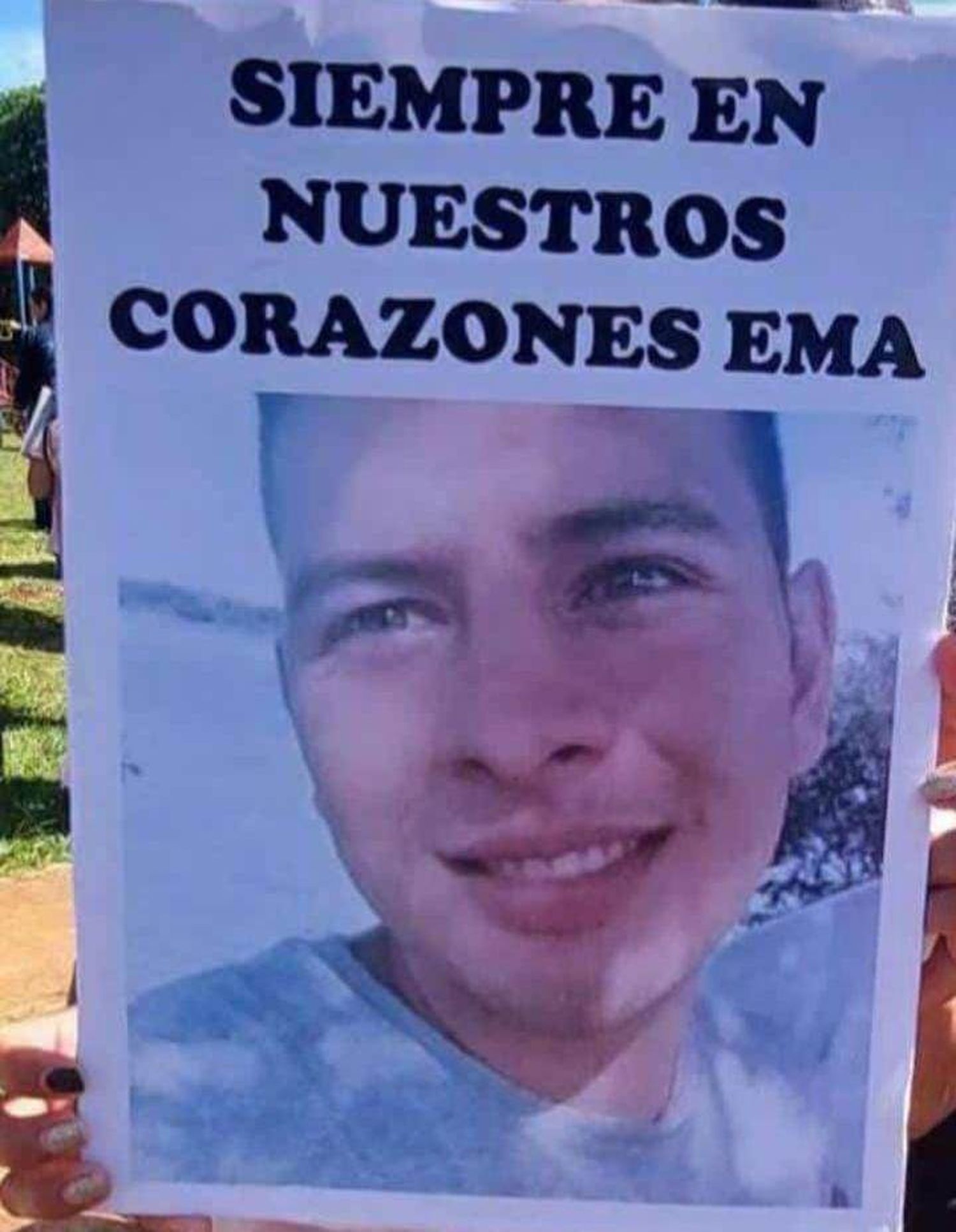 “A Ema lo asesinaron entre varias personas”