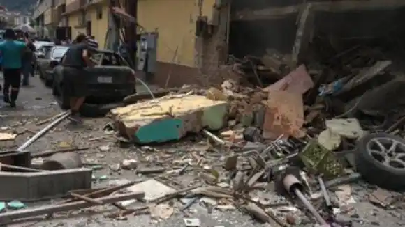 ¡ALERTA! Al menos siete heridos, entre ellos un niño, al explotar edificio de la Misión Vivienda en Caracas