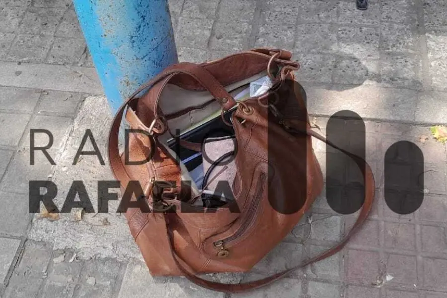 Solidaridad en la ciudad: logró recuperar su cartera gracias a un vecino que la encontró en la vía pública