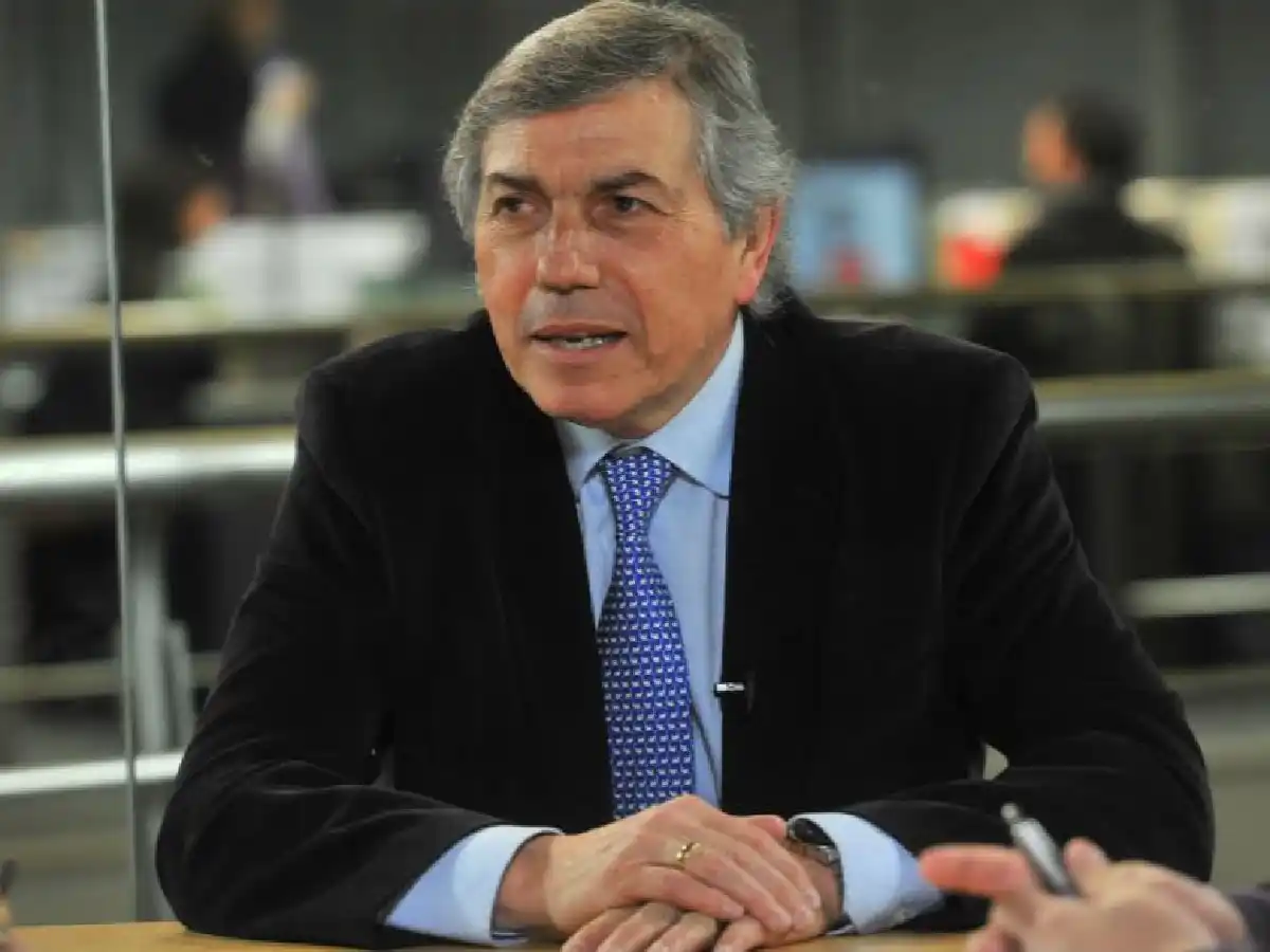 Evalúan un beneficio a trabajadores excluidos de los $10.000