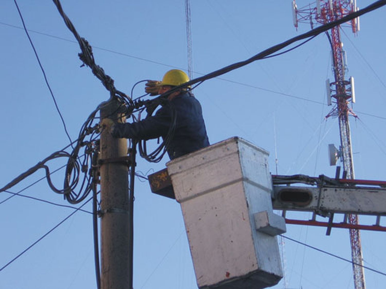 Reiteramos: La Cooperativa Eléctrica anuncia cortes de luz por tareas de mantenimiento: qué zonas serán las afectadas