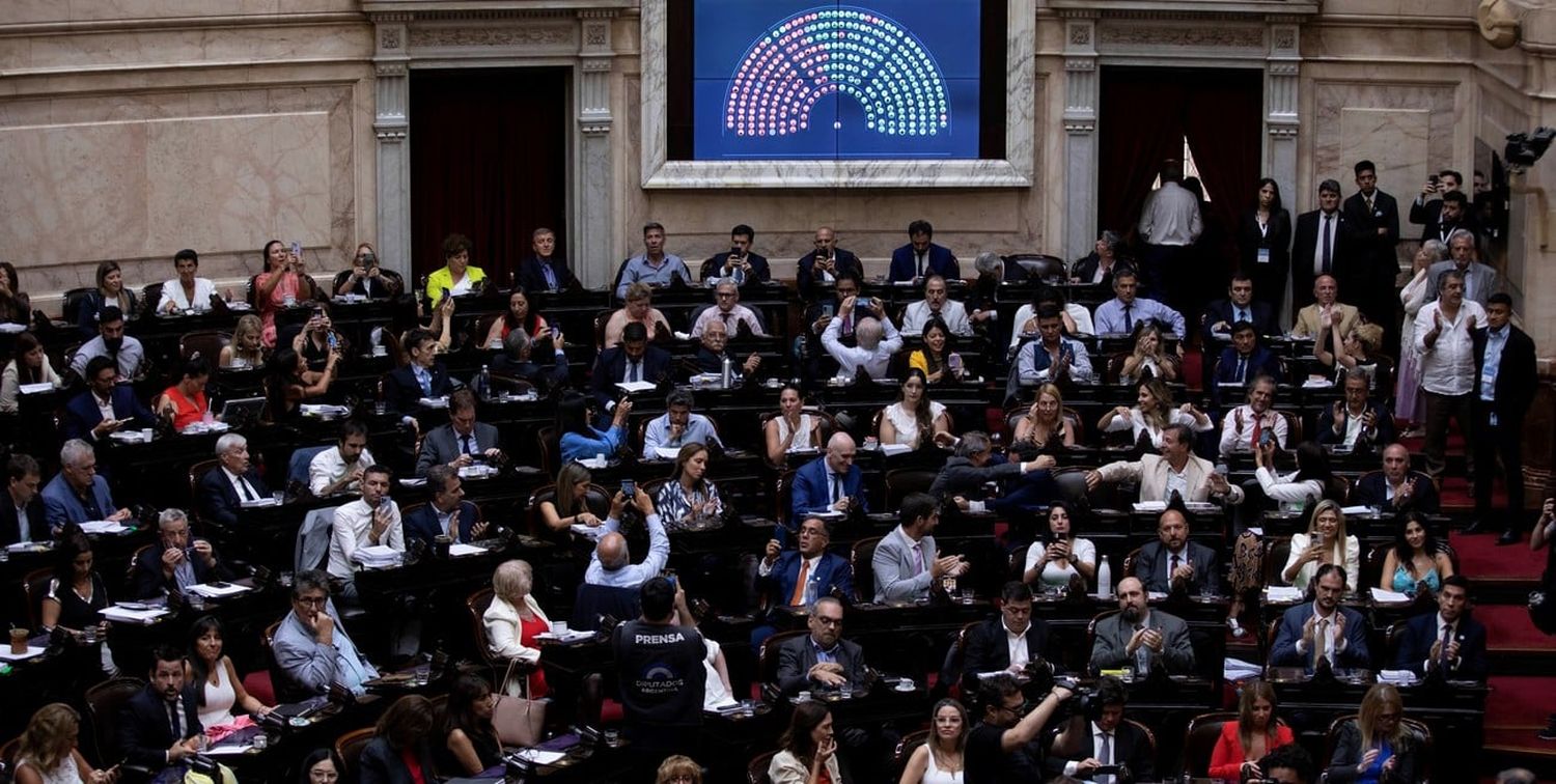 Hasta la aprobación en general de la ley de "Bases" el camino parecía estar allanado con el voto de la oposición "dialoguista". En el debate en particular y sin suficientes acuerdos ni un adecuado "poroteo", todo se cayó.