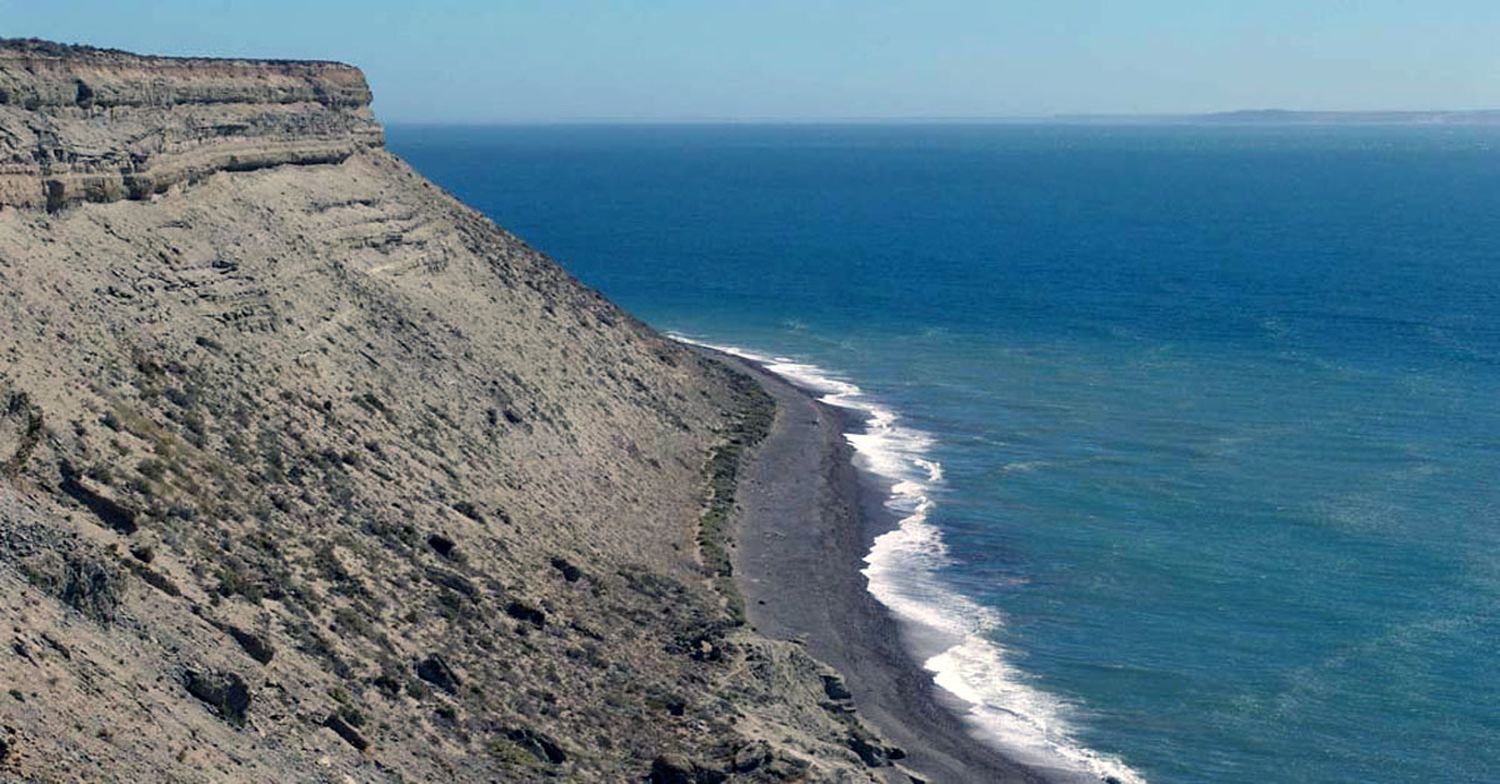 Repunte: a una semana del naufragio, analizan las tareas de buzos en el mar