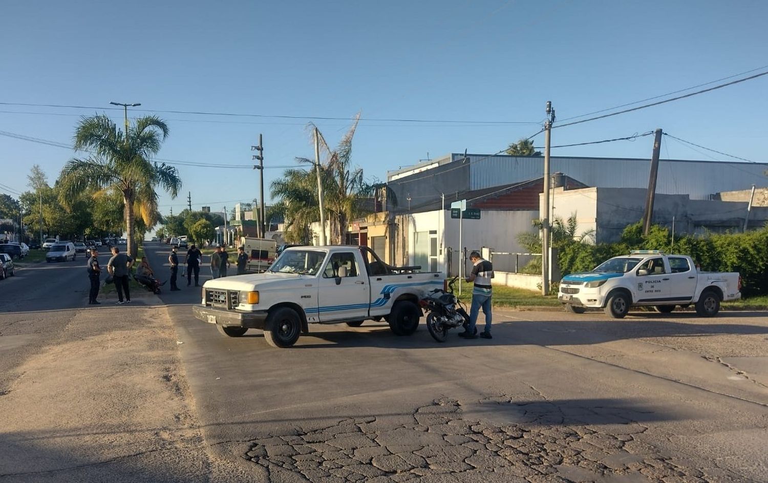 Dos jóvenes fueron hospitalizados en el Centenario tras un violento accidente