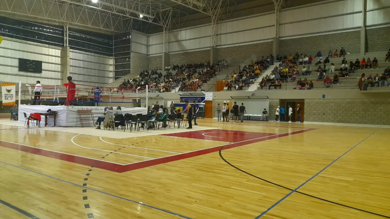 El Polideportivo en la previa de Lemos Vs. Hitchins