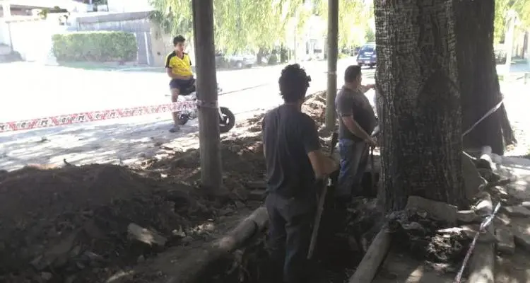 Construyen su propio desagüe pluvial para evitar inundaciones