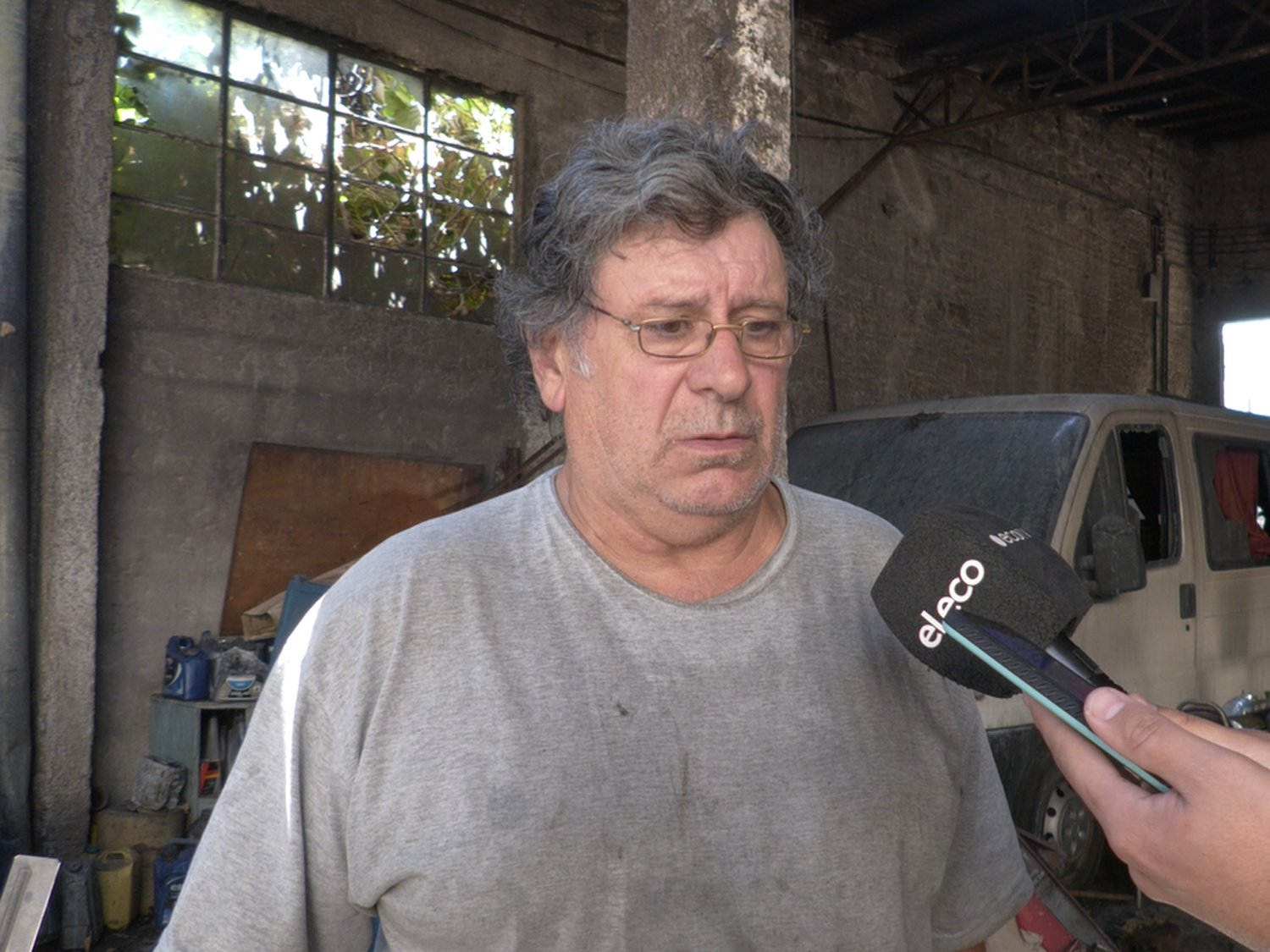 “Tengo 55 años acá y todo se fue al diablo”, comentó el damnificado del incendio en el taller mecánico