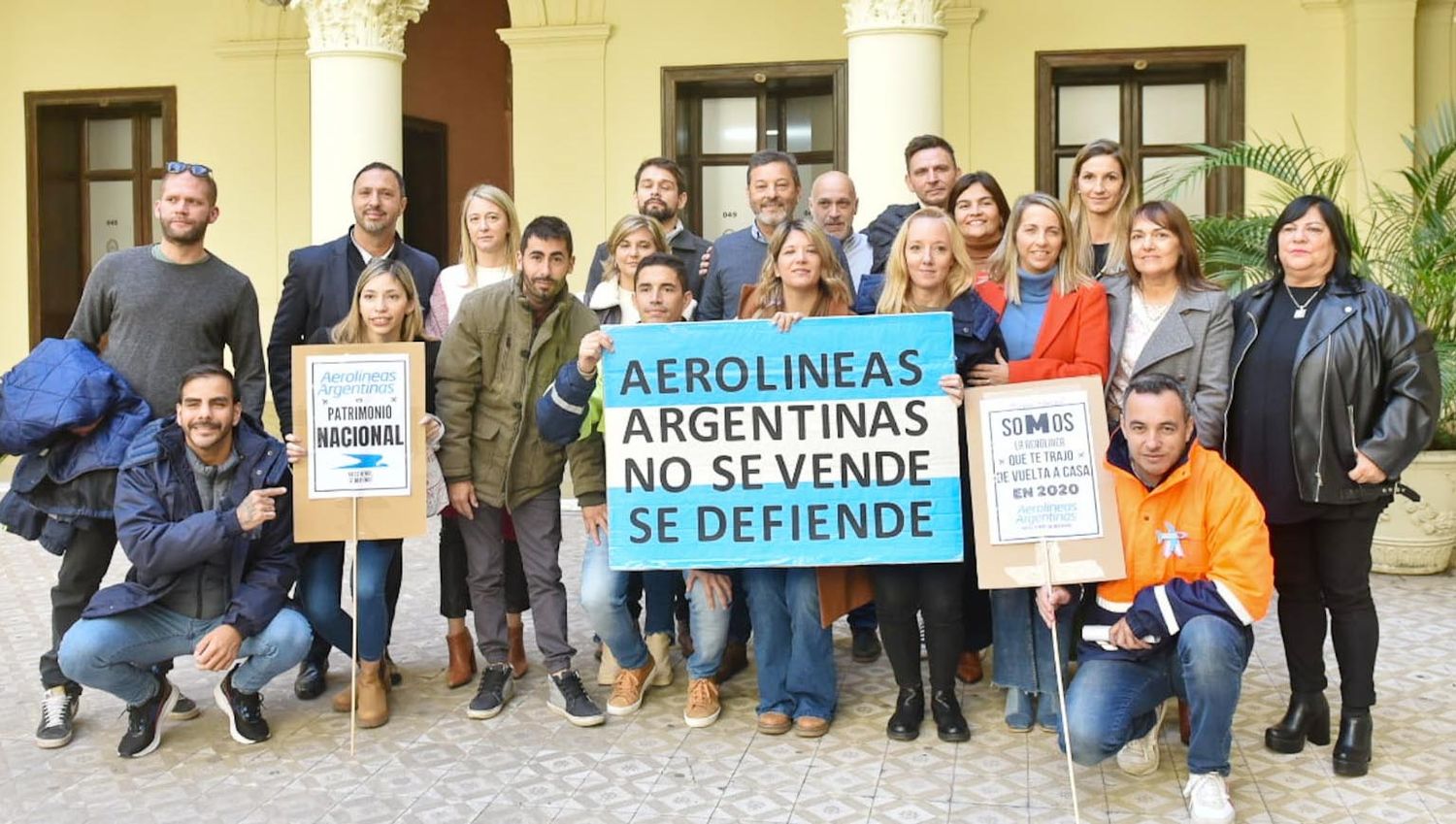 Trabajadores de Aerolíneas Argentinas se reunieron con el bloque de diputados justicialistas