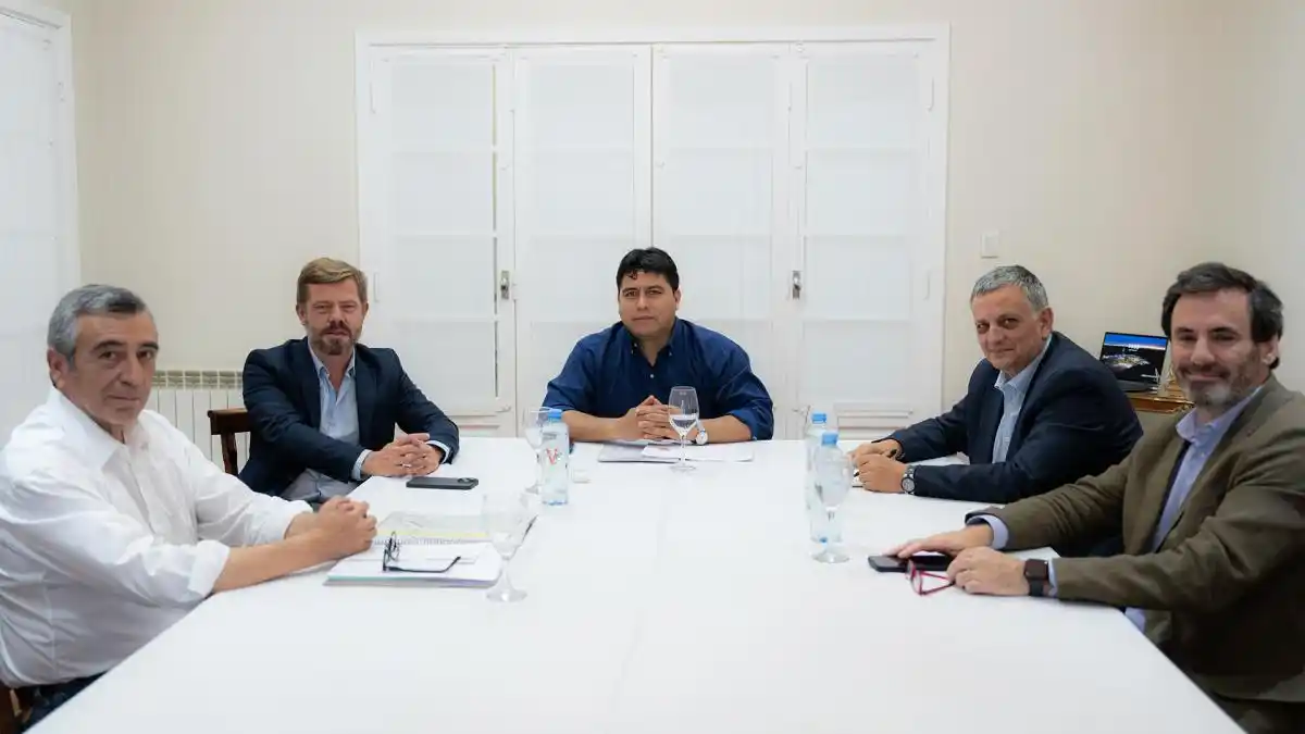 Acuerdo Santa Cruz-YPF: La empresa devolverá yacimientos a la provincia