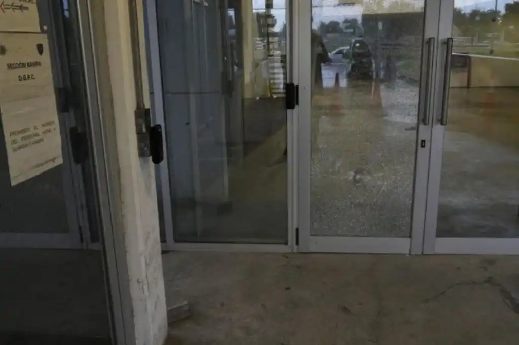 Balearon la sede de la Policía Comunitaria en zona sudoeste de Rosario