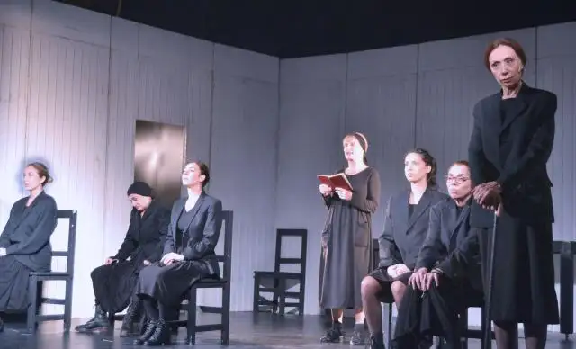 Un Teatro Italia colmado aplaudió “La casa de Bernarda Alba”