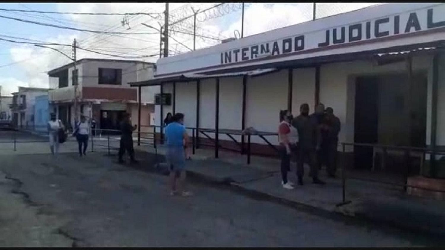 LA MADRE SALIÓ A COMPRAR y el aberrado abusó de sus hijastras: lo condenaron a 30 años de cárcel