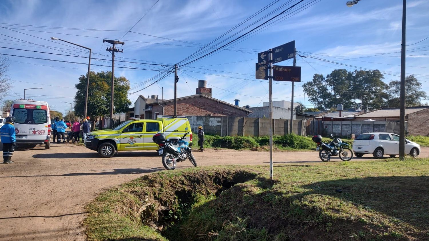 El siniestro vial tuvo lugar en la esquina de  Junín y Aufranc. Foto: Bomberos Voluntarios de Venado Tuerto.