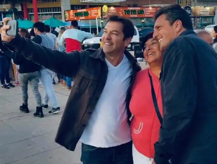 Al ritmo de Pablito Lescano, Gilda y Arjona, Sergio Massa estuvo de campaña en Miramar