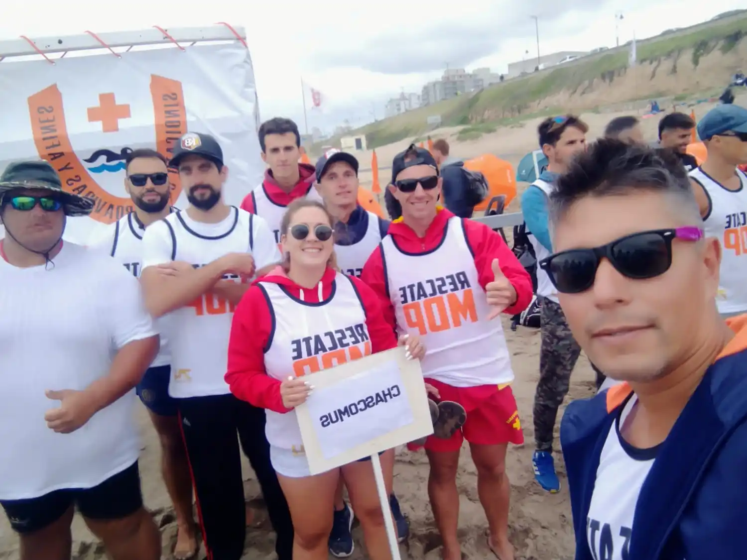 Medalla de bronce para el equipo de guardavidas local en el 39° torneo provincial de rescate
