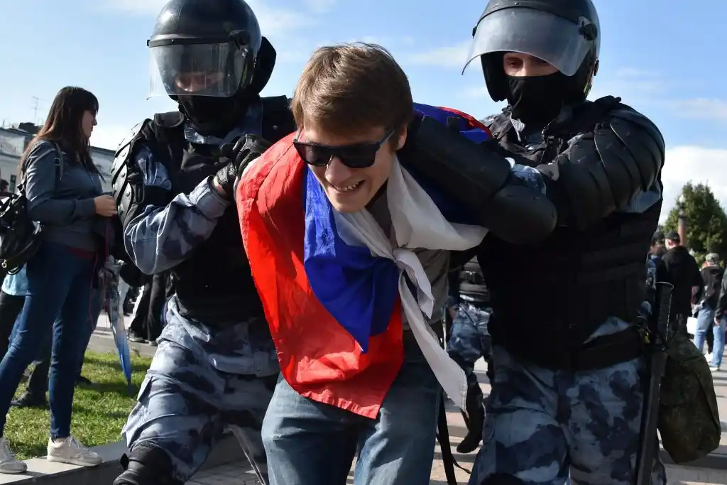 Cientos de detenidos en Moscú durante protesta de la oposición