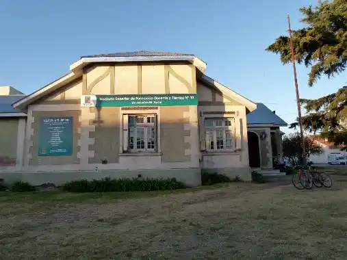 El Instituto Superior de Formación Docente y Técnica 10 cumple 60 años