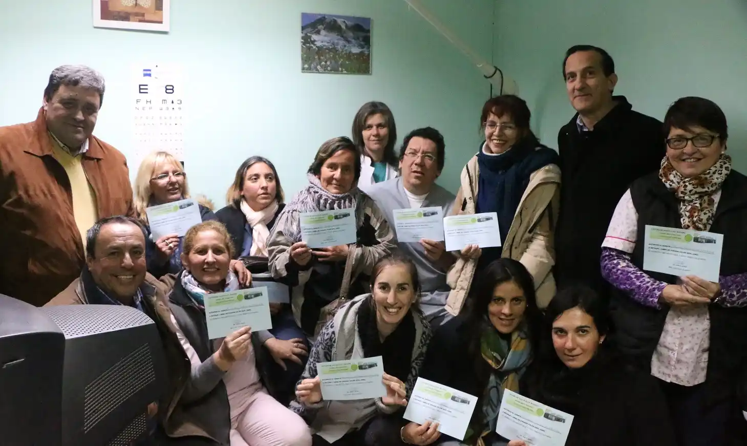 Los trabajadores del Hospitalito recibieron su indumentaria laboral por parte del Iosper
