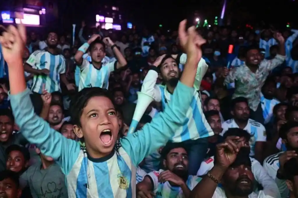 Los fanáticos de Argentina en Bangladesh enloquecieron tras la clasificación de la “Scaloneta”