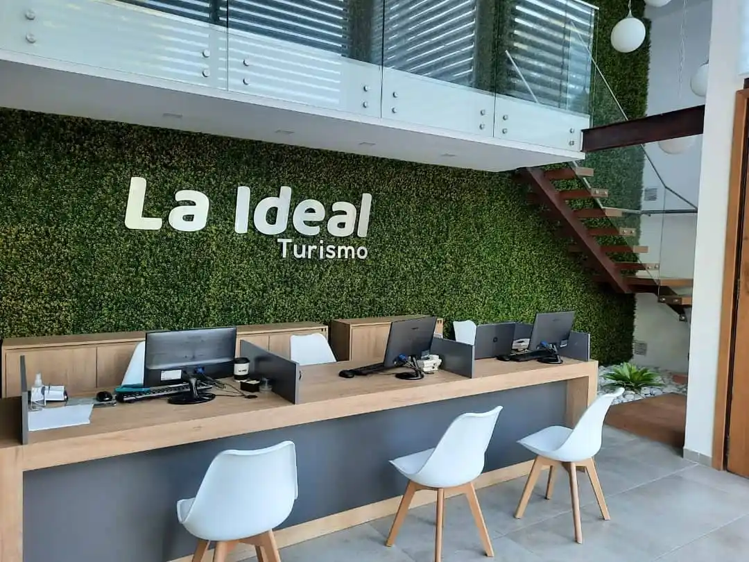 Fin a las cuotas para pagar viajes al exterior: “Es todo muy nuevo, bloquearon a todas las tarjetas de crédito”