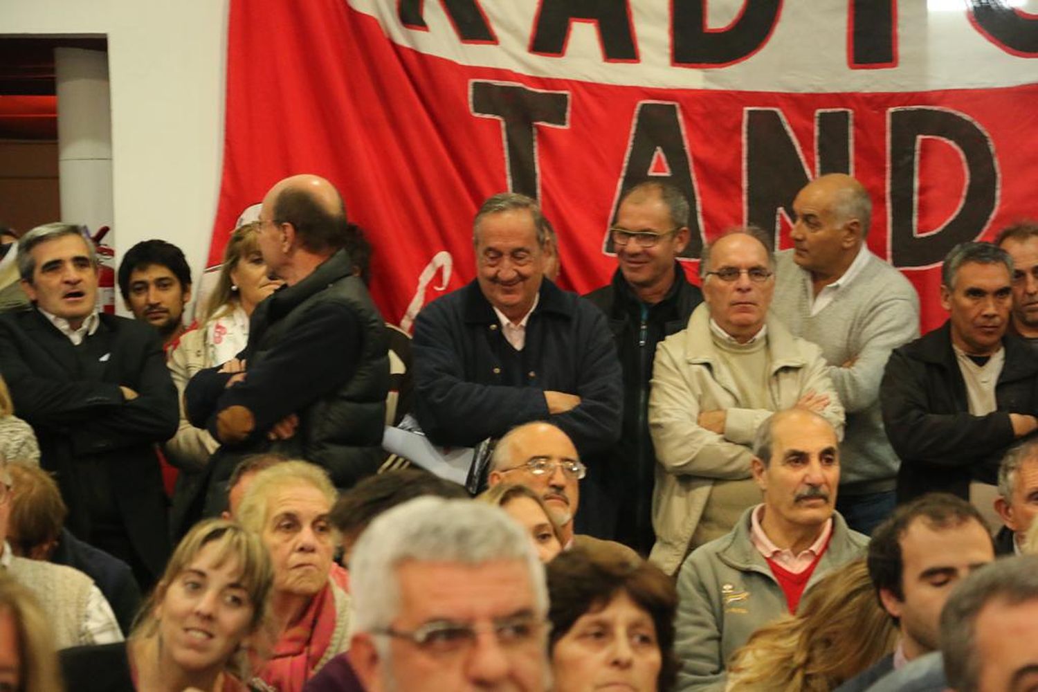 Sin la mayoría de los ediles oficialistas, la UCR irá con lista pura